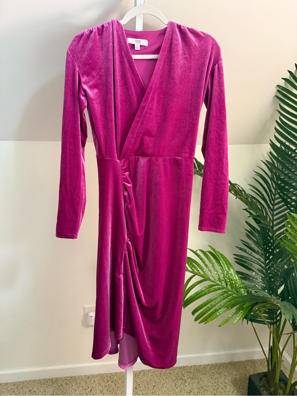 Atlein Pink Velvet Ruched Dress, Size: M - Picture 3 of 4